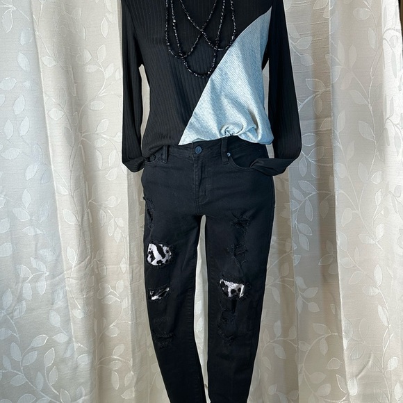 KanCan Women’s 7/27 Black Distressed Leopard Patch Boyfriend Jeans - Picture 11 of 11